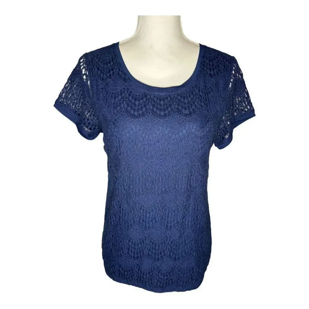 NEW 89th & Madison Women’s Medium Navy Blue Eyelet Lace Short Sleeved Top NWT